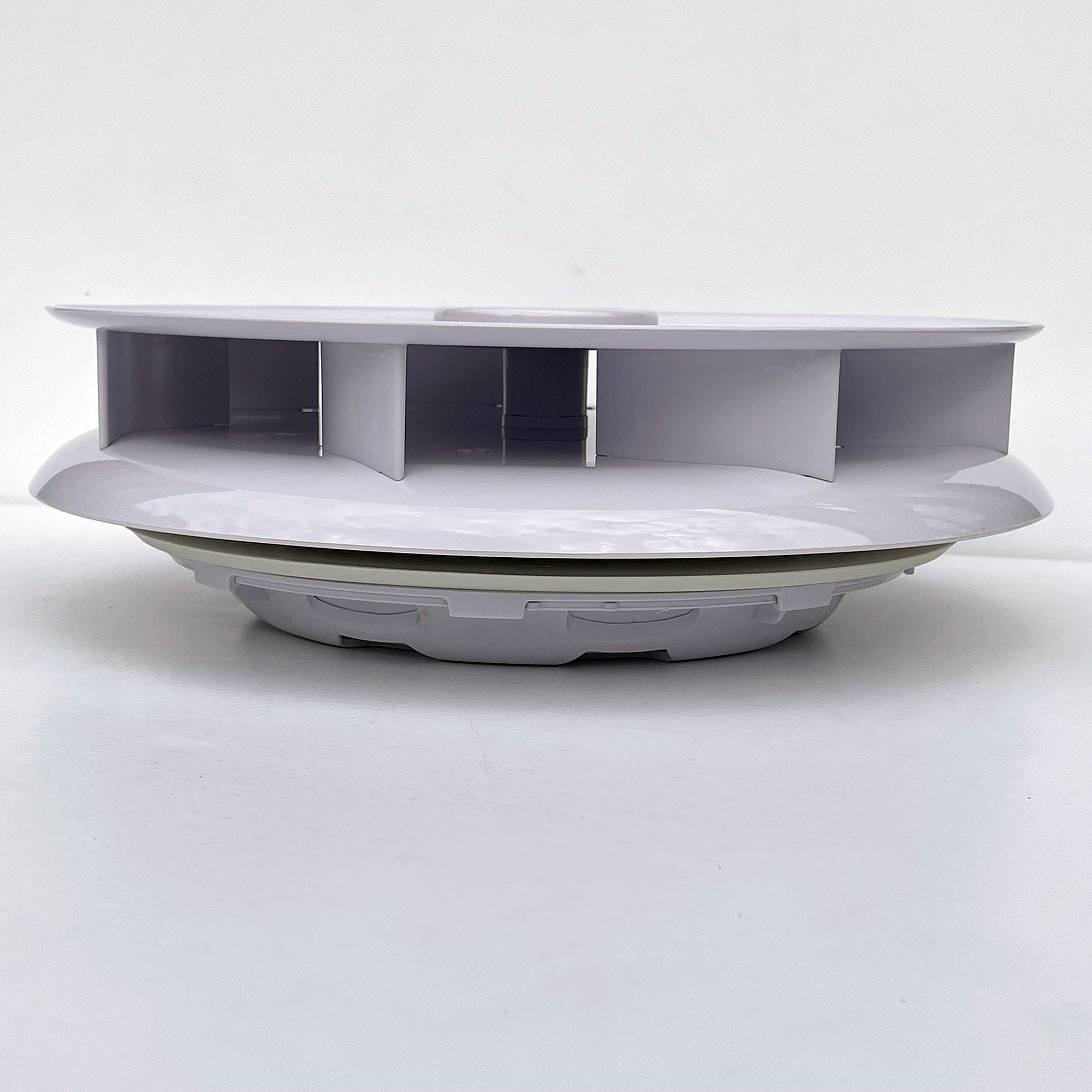 Ventilatieroosters in de cabine Ventilatieroosters: Ventilatie voor de cabinedeu | Air Vent | Van Widnows, Caravan Windows, Camper Windows, Blinds, Vents | Camping Shop | Reimo.nl